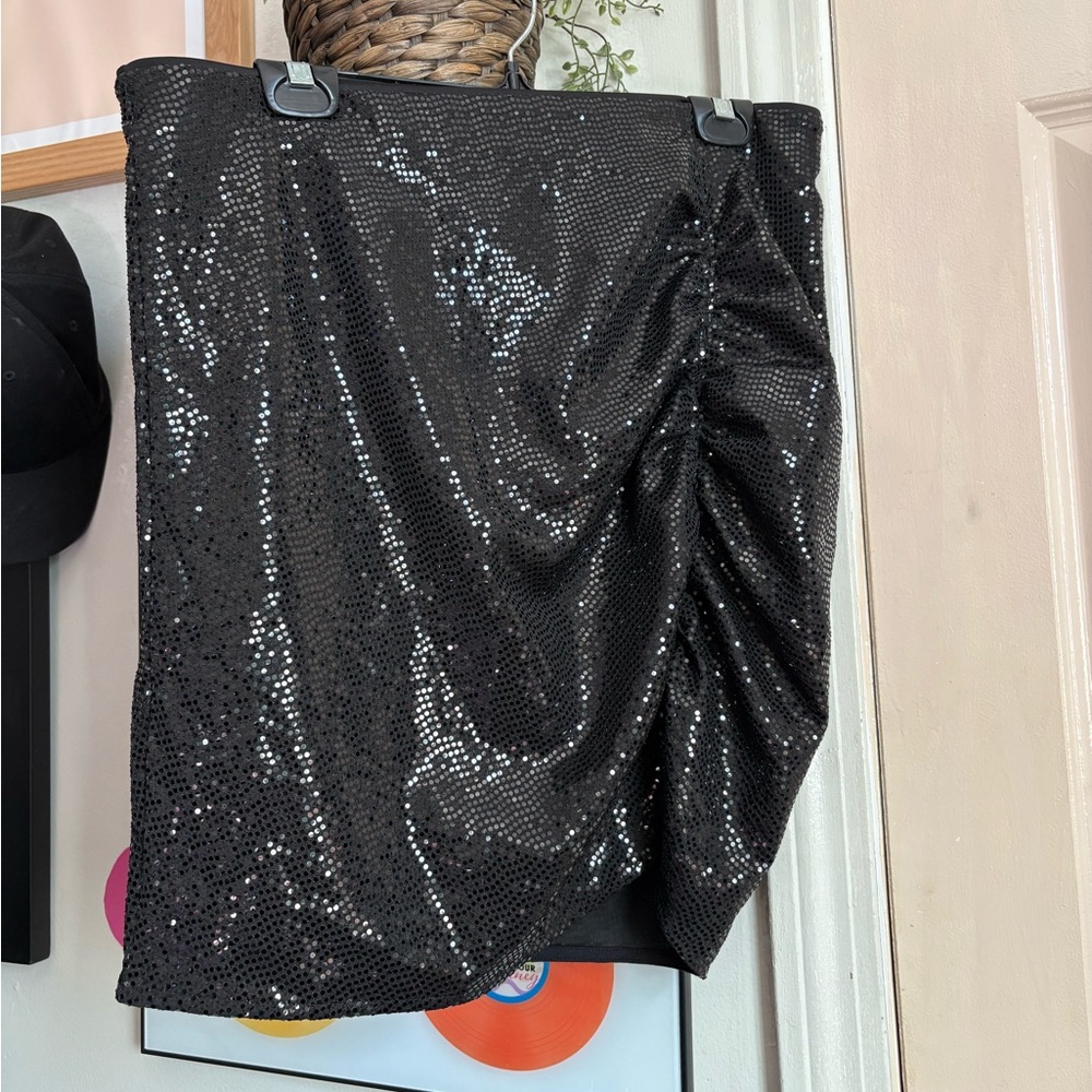 H&M Black Sequin Pencil Skirt
